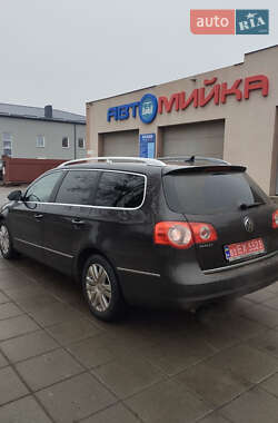 Універсал Volkswagen Passat 2010 в Дніпрі