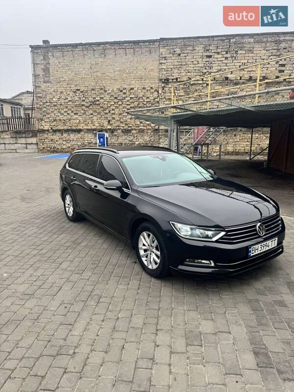Універсал Volkswagen Passat 2015 в Одесі