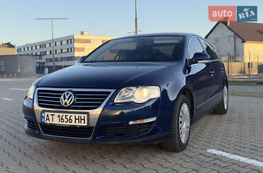 Седан Volkswagen Passat 2005 в Івано-Франківську