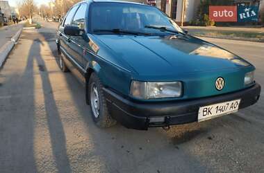 Седан Volkswagen Passat 1992 в Дунаївцях