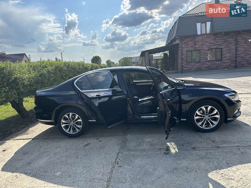 Седан Volkswagen Passat 2016 в Києві