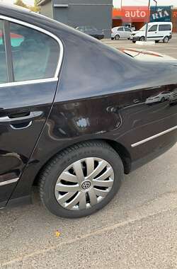 Седан Volkswagen Passat 2009 в Харкові