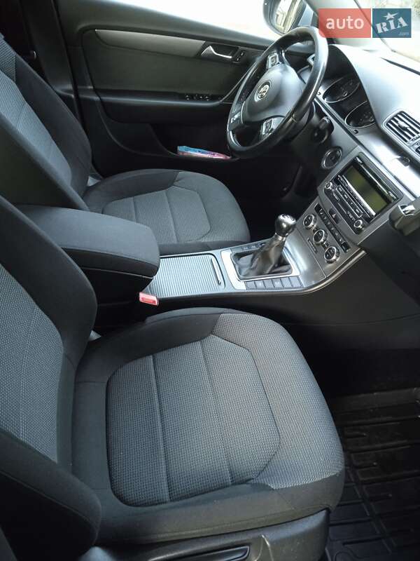 Универсал Volkswagen Passat 2012 в Черновцах