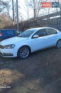 Седан Volkswagen Passat 2011 в Дніпрі