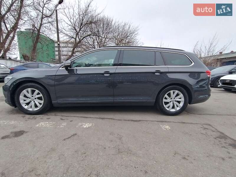 Универсал Volkswagen Passat 2019 в Киеве фото 2 Универсал Volkswagen Passat 2019 в Киеве