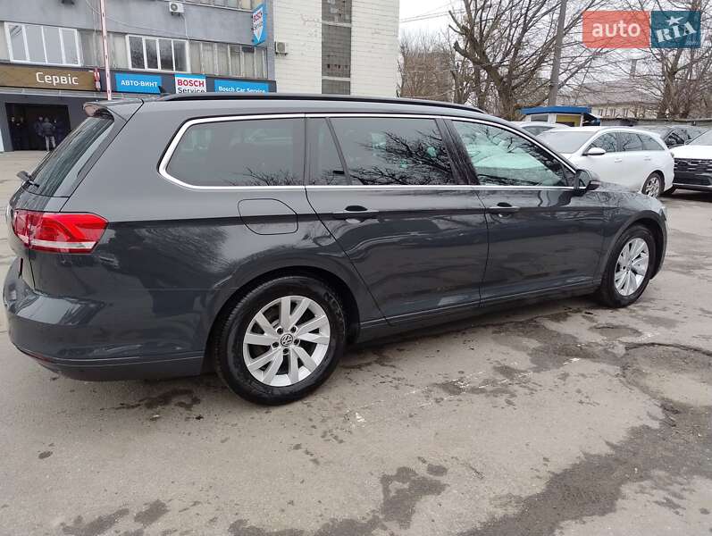 Универсал Volkswagen Passat 2019 в Киеве фото 14 Универсал Volkswagen Passat 2019 в Киеве