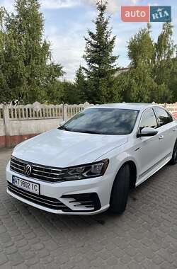 Седан Volkswagen Passat 2016 в Івано-Франківську