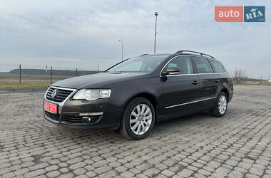 Універсал Volkswagen Passat 2010 в Радивиліві