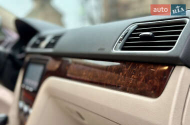 Седан Volkswagen Passat 2013 в Киеве