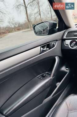 Седан Volkswagen Passat 2014 в 