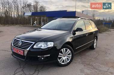 Універсал Volkswagen Passat 2009 в Житомирі