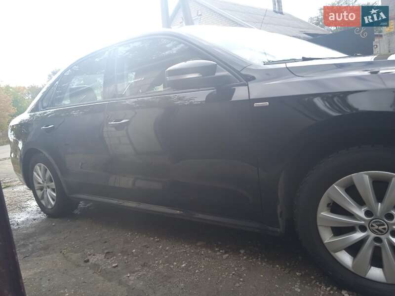 Седан Volkswagen Passat 2015 в Днепре