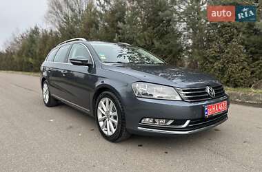 Универсал Volkswagen Passat 2012 в Ровно