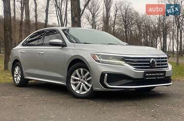 Седан Volkswagen Passat 2020 в Києві