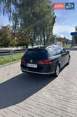 Універсал Volkswagen Passat 2012 в Тернополі