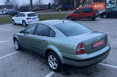 Седан Volkswagen Passat 2002 в Луцьку