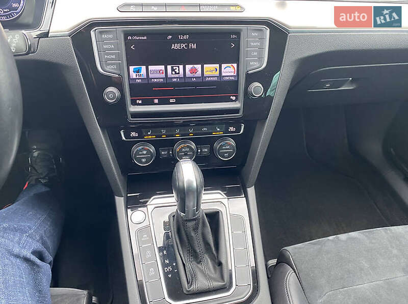 Универсал Volkswagen Passat 2016 в Киеве фото 21 Универсал Volkswagen Passat 2016 в Киеве