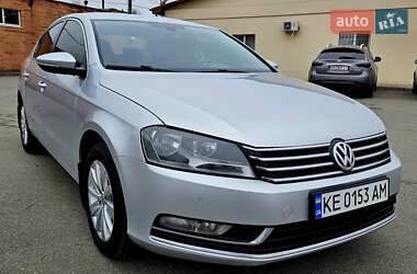 Седан Volkswagen Passat 2013 в Дніпрі