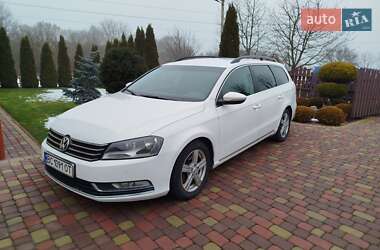 Універсал Volkswagen Passat 2011 в Володимирі