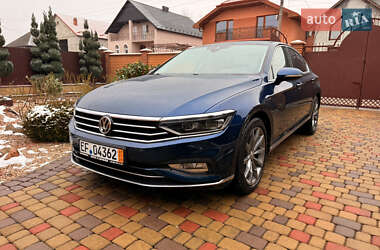 Седан Volkswagen Passat 2019 в Мукачевому