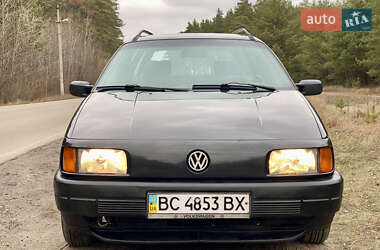 Універсал Volkswagen Passat 1993 в Харкові