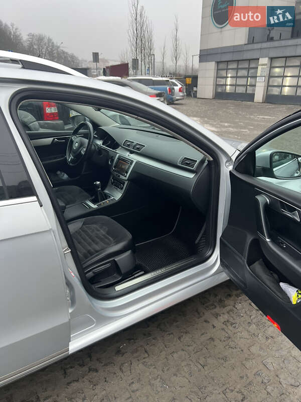 Універсал Volkswagen Passat 2011 в Львові