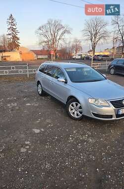 Універсал Volkswagen Passat 2009 в Чернівцях