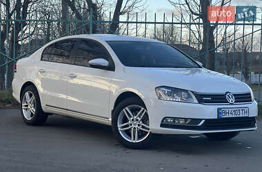 Седан Volkswagen Passat 2012 в Балті