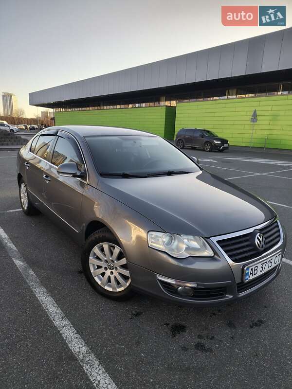 Седан Volkswagen Passat 2007 в Києві