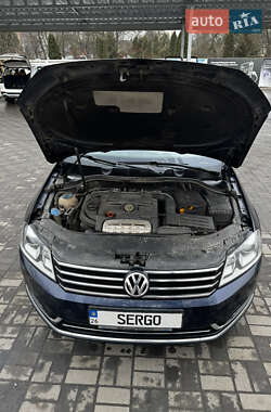 Універсал Volkswagen Passat 2011 в Вінниці