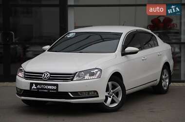 Седан Volkswagen Passat 2011 в Харкові