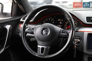 Седан Volkswagen Passat 2011 в Харькове