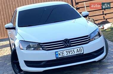 Седан Volkswagen Passat 2014 в Днепре