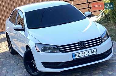 Седан Volkswagen Passat 2014 в Днепре