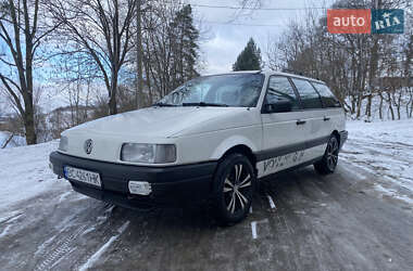 Універсал Volkswagen Passat 1988 в Стрию