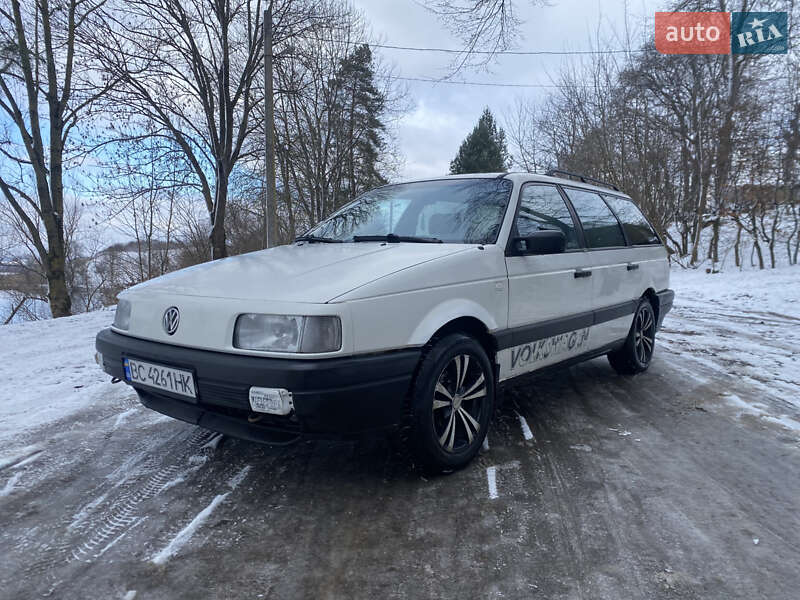 Універсал Volkswagen Passat 1988 в Стрию