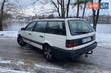 Універсал Volkswagen Passat 1988 в Стрию