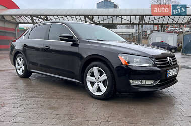 Седан Volkswagen Passat 2012 в Тернополі