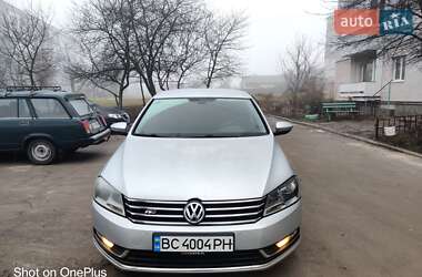 Седан Volkswagen Passat 2011 в Червонограді