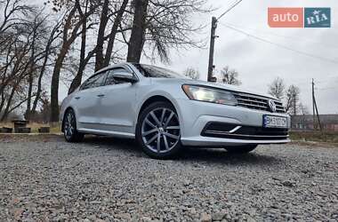 Седан Volkswagen Passat 2015 в Липовій Долині