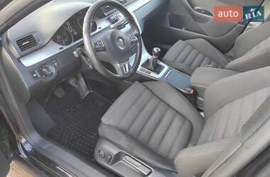 Универсал Volkswagen Passat 2010 в 