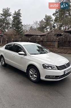 Седан Volkswagen Passat 2011 в Києві