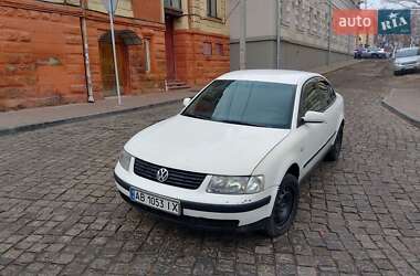 Седан Volkswagen Passat 1999 в Чернівцях