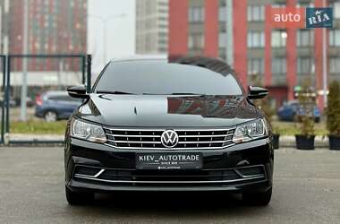 Седан Volkswagen Passat 2018 в Києві