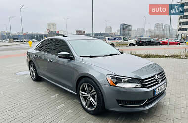 Седан Volkswagen Passat 2013 в Києві