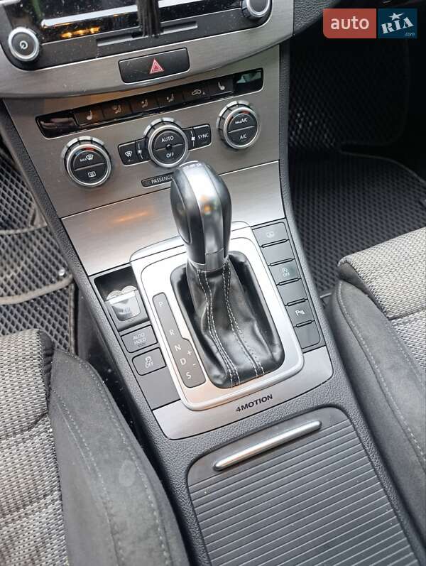 Седан Volkswagen Passat 2014 в Мукачевому