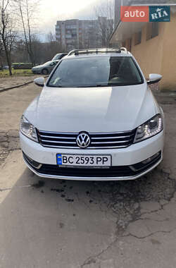 Універсал Volkswagen Passat 2012 в Львові