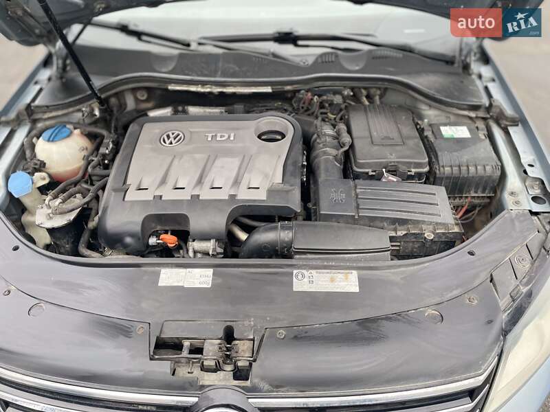 Універсал Volkswagen Passat 2011 в Вінниці