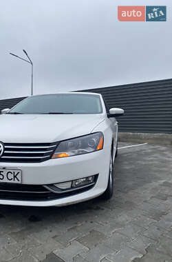 Седан Volkswagen Passat 2013 в Николаеве