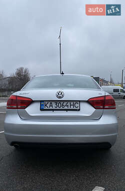 Седан Volkswagen Passat 2012 в Києві